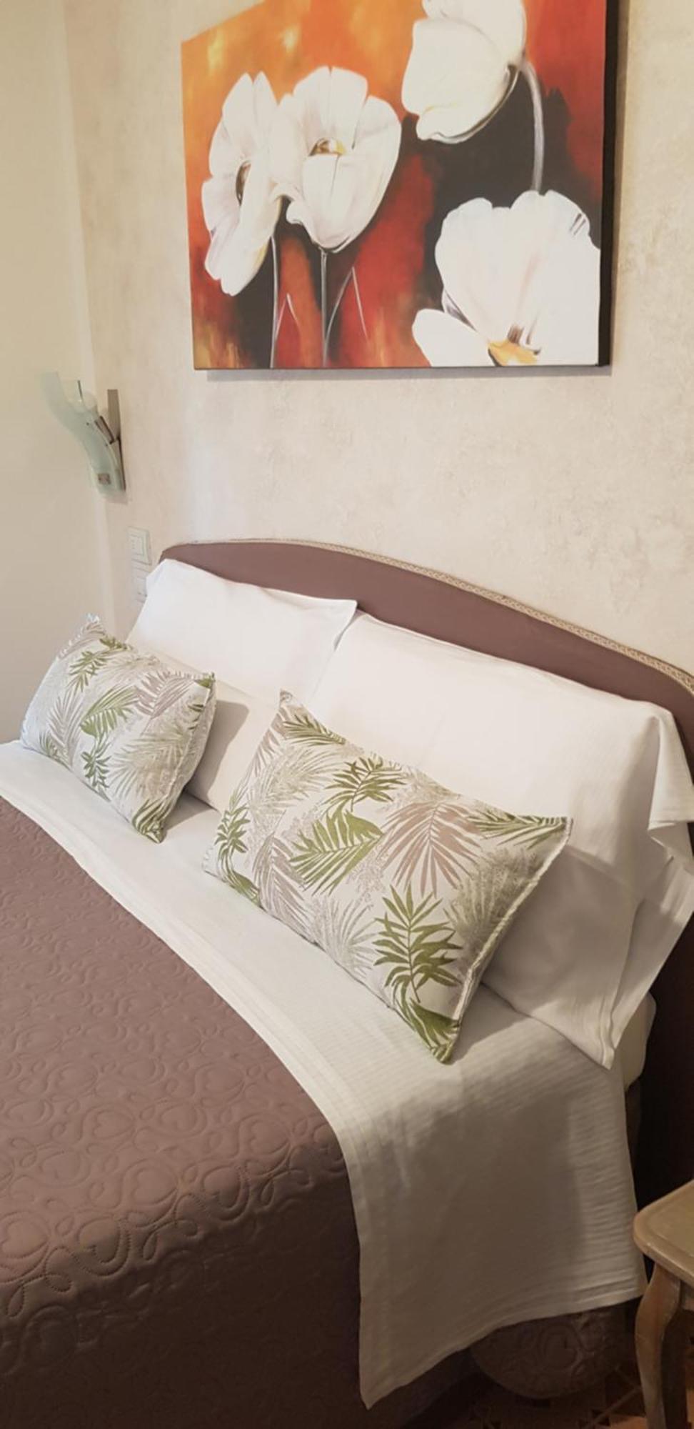 Hotel Margherita Meuble Sirmione Room photo